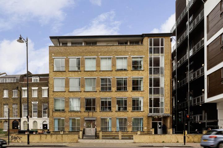 Stunning newly refurbished one bedroom apartment with loft style features Ability Plaza - Kingsland Road, Dalston / Haggerston